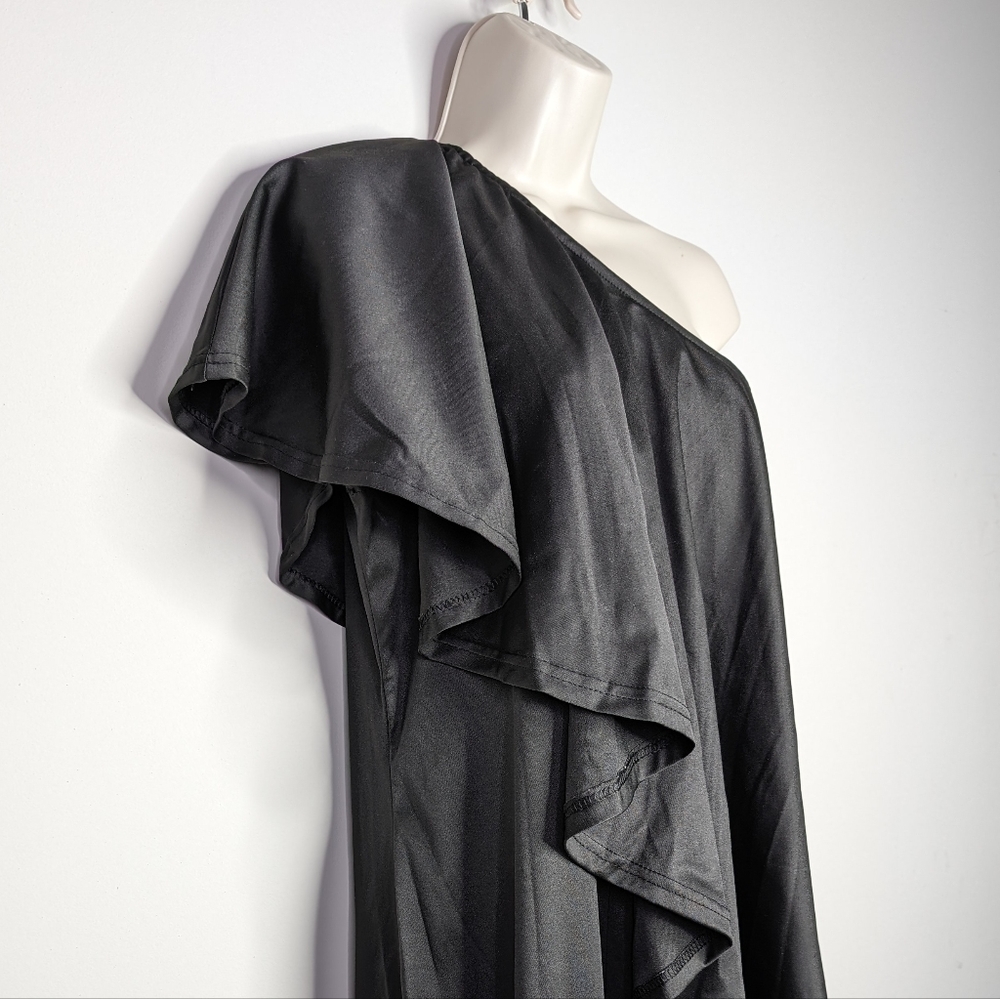 One Arm Off The Shoulder Jumpsuit - Picture 4 of 6